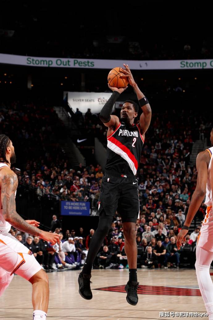 开拓者后卫状态回勇，全队攻防均衡的简单介绍